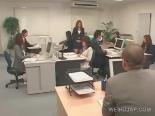 Japonesa uva fica amarrado para dela escritório cadeira e fodido